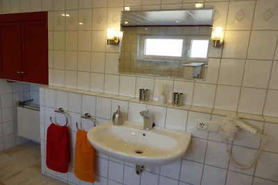 Apartament wakacyjny w Vöhl z basenem