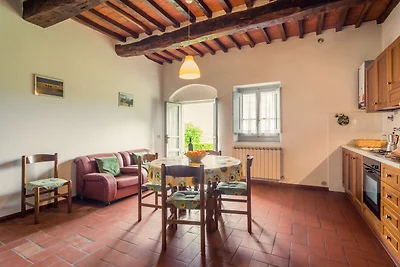 Agriturismo moderno a Bucine con piscina