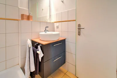 Modernes Appartement mit Terrasse auf Rügen