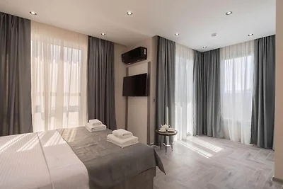 Hotel D'Iman - Classic Triple Room with Sea V...