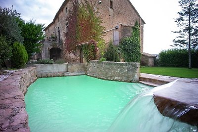 Vintage-Villa mit Swimmingpool in Montmajor...