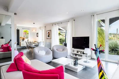 Villa in Golfe-Juan mit Pool und ruhiger Lage