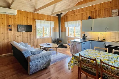 4 osob apartament w Mörlunda