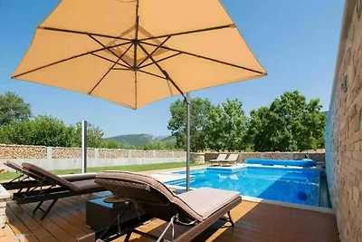 Casa di campagna con piscina vicino a Imotski
