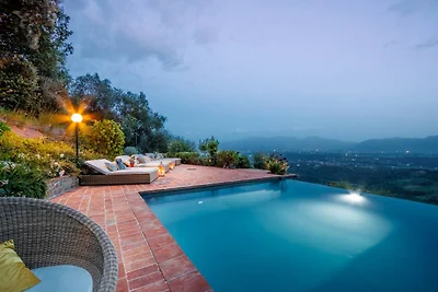 Villa a Lucca vicino Abetone Sci