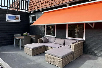 Ferienhaus mit Dünen, Strand und Meer