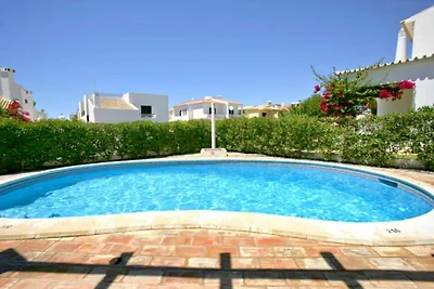Modernes Ferienhaus in Quarteira mit...