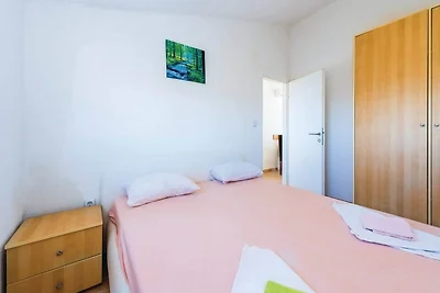 Wohnung, 350 m vom Strand Ponga entfernt