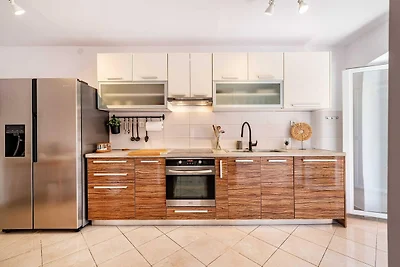 Elegante rifugio costiero a Lukoran