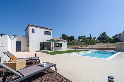 Villa contemporanea con piscina privata