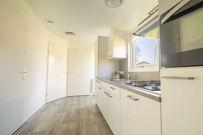 Vakantiehuis in Biddinghuizen met terras