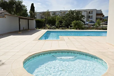 Marina-Apartment mit Terrasse