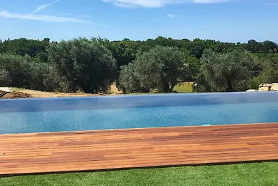 Villa Bibbona con piscina