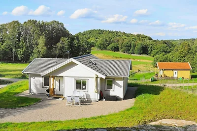 5 Personen Ferienhaus in LJUNGSKILE-By Traum