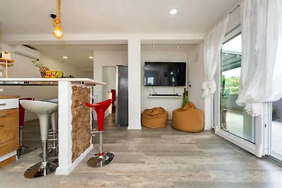 Helles Penthouse mit Meerblick, Hvar