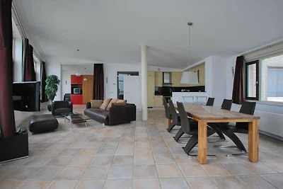 Apartment mit Seeblick und zwei Balkonen