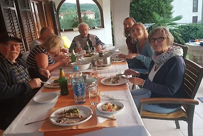 Vakantieappartement in Punat met barbecue
