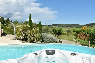 Villa con piscina riscaldata campo sportivo