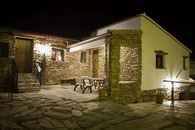 Schönes Ferienhaus in Laroya mit...