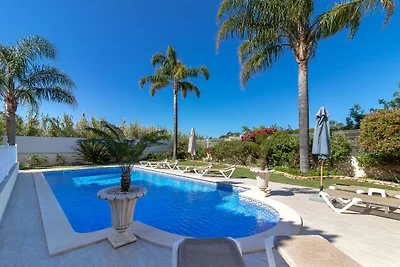 Luxusvilla mit privatem beheiztem Pool