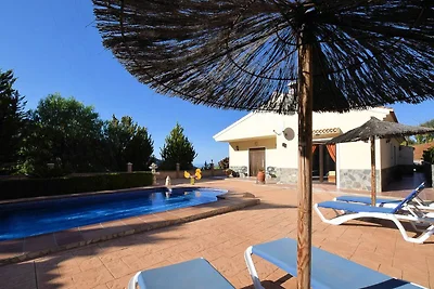 Luxuriöse Villa mit privatem Pool in...