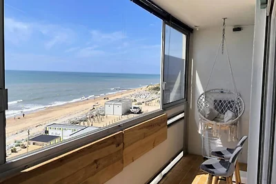 Der blaue Delphin mit Blick auf das Meer