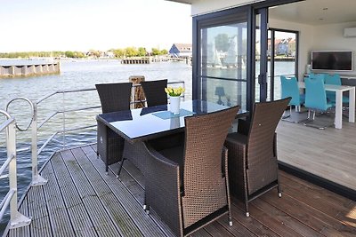 Hausboot Floating House Leni in...