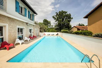 Appartamento vicino a Lione con piscina