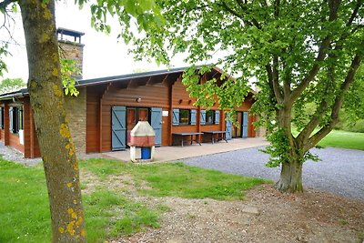 Accogliente casa vacanze a Hour con sauna