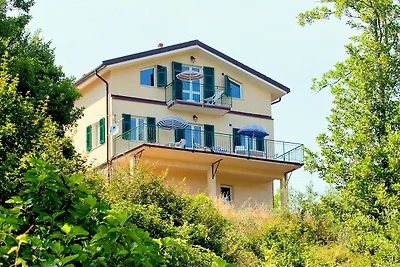 Geräumiges Haus mit schöner Terrasse