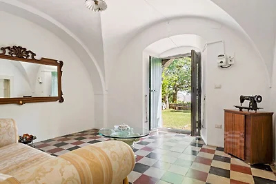 Incantevole casa con giardino privato a...