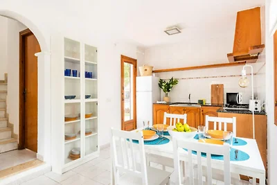 Wohnung in Cala Blanca mit Poolblick