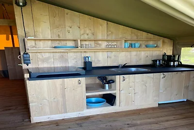 Glamping-Ausflug am Wasser