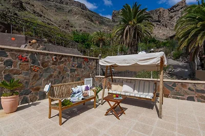 Villa mit beheiztem Pool und Bergblick