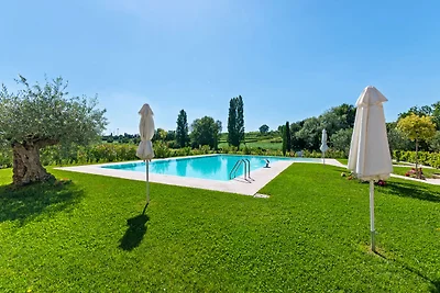 Moderna casa vacanze a Lazise con piscina...