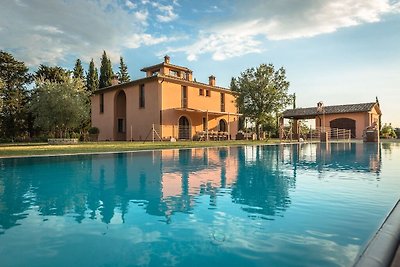 Pleasant villa in Peccioli with private swimm...