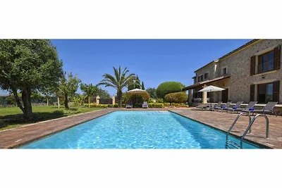 Lussureggiante casa vacanze con piscina