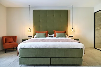 Villa mit Pool und Suiten für 12 Gäste