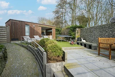 Villa mit Whirlpool & Sauna 500 m vom Meer