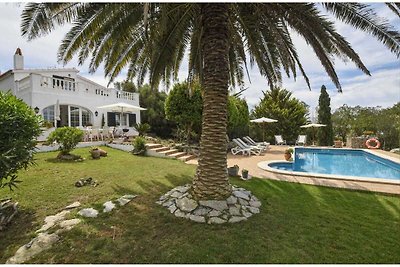 Villa mit Pool, Garten und Wifi