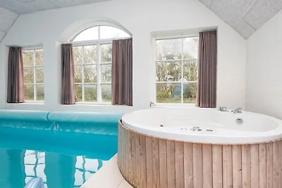 Luxurioses Refugium mit Pool