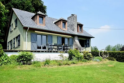 Modernes Ferienhaus in Flobecq mit Garten