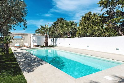 Modernes Ferienhaus in Marsala mit Pool