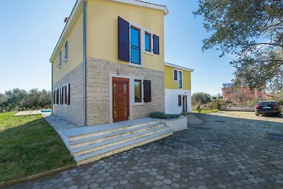 Ferienhaus in Novigrad mit Privatpool