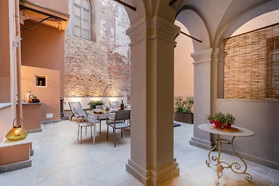 Appartamento a Lucca con cortile privato