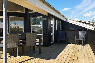 Komfortables Ferienhaus mit Meerblick in Rønd...