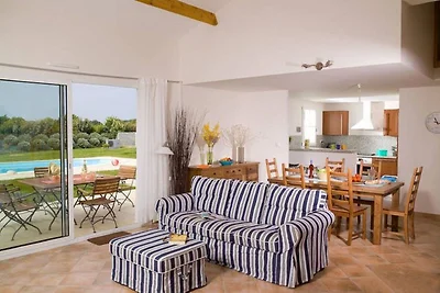 Geräumige Villa mit privatem Pool in Loire
