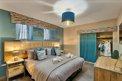 Großzügiges Ferienhaus in Strandnähe mit Whir...