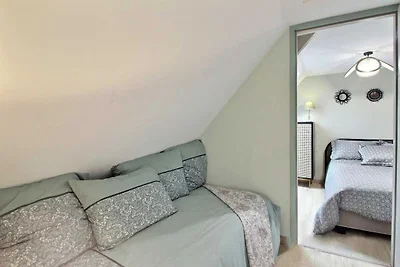 Schönes Ferienhaus in Neulliac