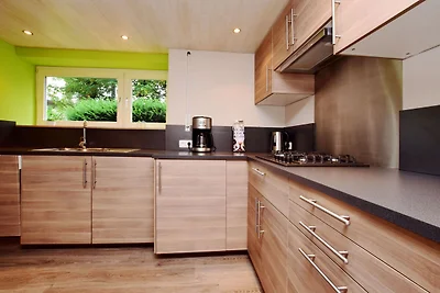 Modernes Familienhaus mit Wellness